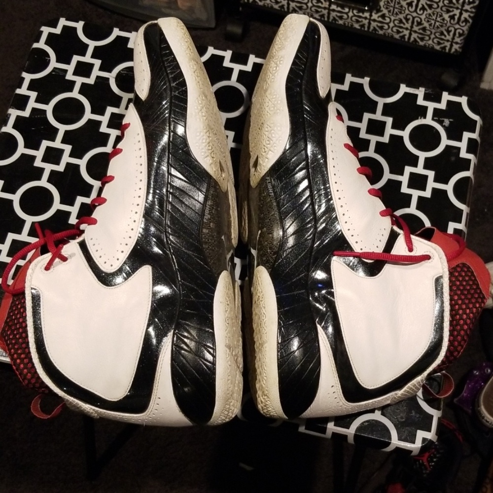 Big & Tall Size 18 Jordan Gymshoes View 4
